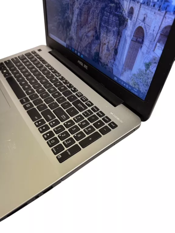 LAPTOP ASUS R556L I5 / 512SSD / 4GB RAM TANIO!!