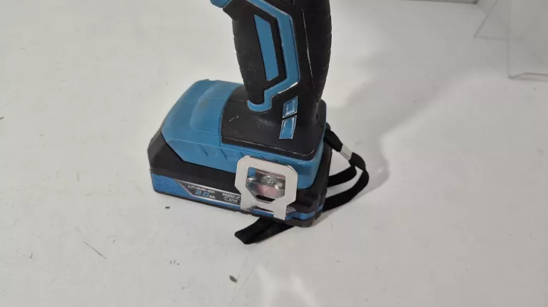 WKRETARKA DEDRA DED7040
