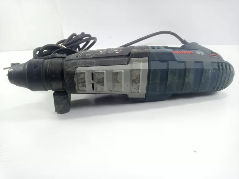 MŁOTOWIERTARKA BOSCH GBH 2-28 DFV WALIZKA + DŁUTA I WIERTŁA