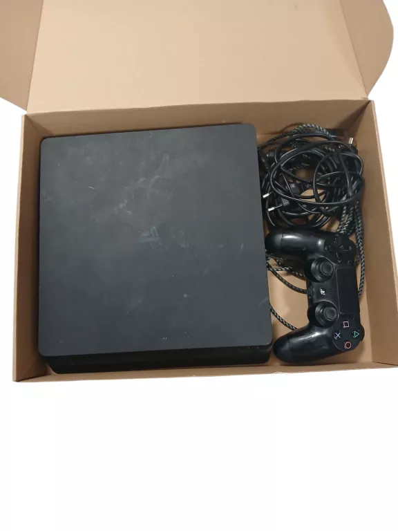 KONSOLA PS4 1 PAD OKABLOWANIE