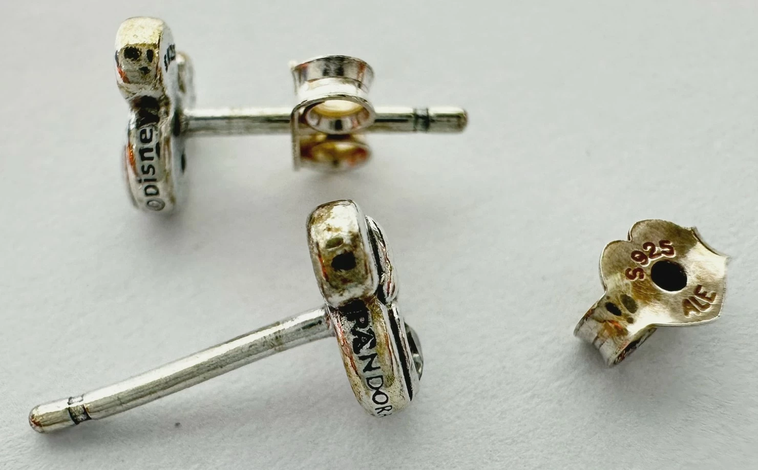 kolczyki-sztyfty-pandora-disney-myszka-miki-i-myszka-minnie-srebro-material-15835-4