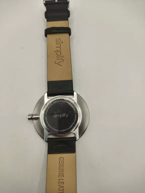 ZEGAREK SIMPLIFY