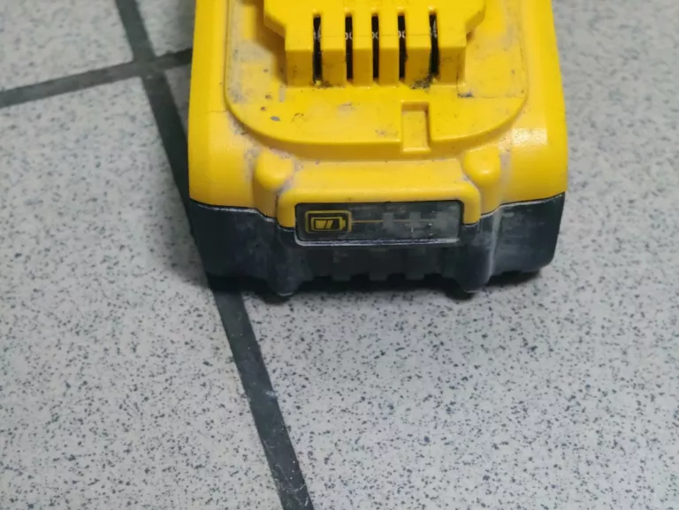 WKRĘTARKA DEWALT DCD796 ŁADOWARKA DCB115 AKUMULATOR DCB184 5AH OPIS