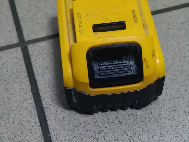 WKRĘTARKA DEWALT DCD796 ŁADOWARKA DCB115 AKUMULATOR DCB184 5AH OPIS