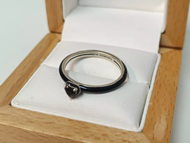 PIĘKNY SREBRNY PIERŚCIONEK PANDORA PR 925 ROZ 20 SERCE