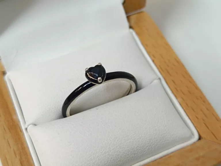 PIĘKNY SREBRNY PIERŚCIONEK PANDORA PR 925 ROZ 20 SERCE
