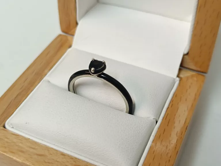 PIĘKNY SREBRNY PIERŚCIONEK PANDORA PR 925 ROZ 20 SERCE