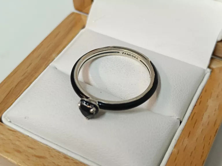 PIĘKNY SREBRNY PIERŚCIONEK PANDORA PR 925 ROZ 20 SERCE