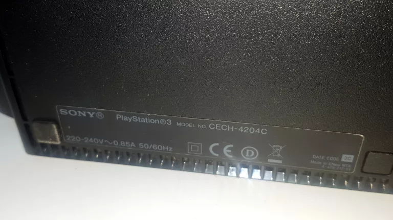 KONSOLA PS3 500G + 2 ORYGINALNE PADY OKABLOWANIE