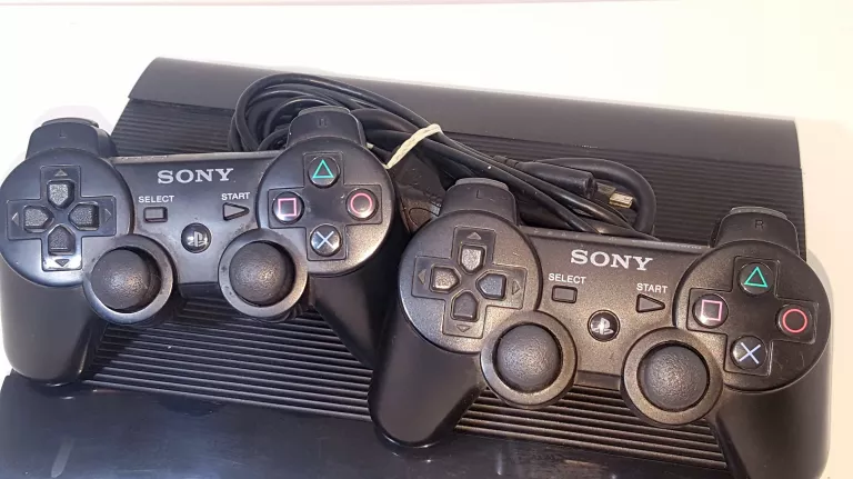 KONSOLA PS3 500G + 2 ORYGINALNE PADY OKABLOWANIE