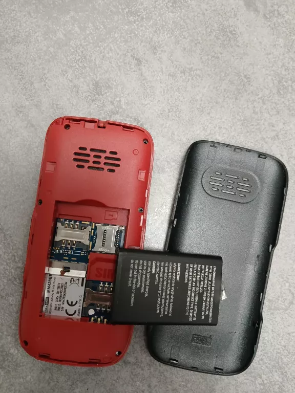 TELEFON MAXCOM MM428BB