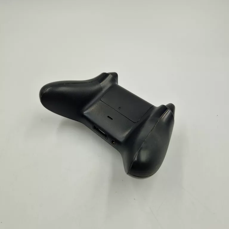 PAD DO KONSOLI XBOX SERIES S/X SPRAWNY !!
