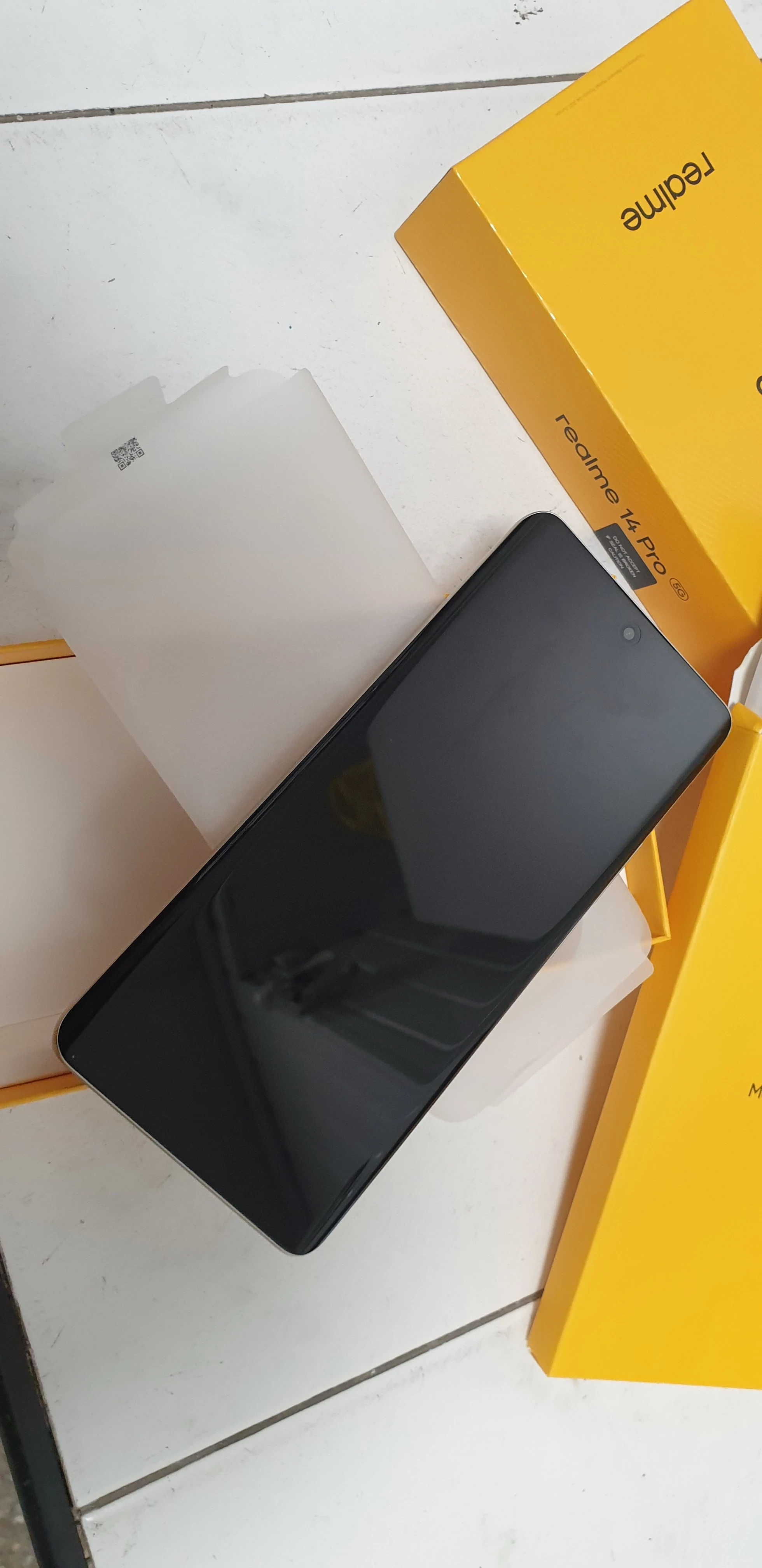 telefon-realme-14-pro-5gpudelko-przekatna-ekranu-677