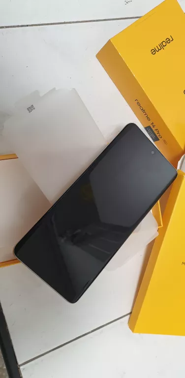 telefon-realme-14-pro-5gpudelko-przekatna-ekranu-677