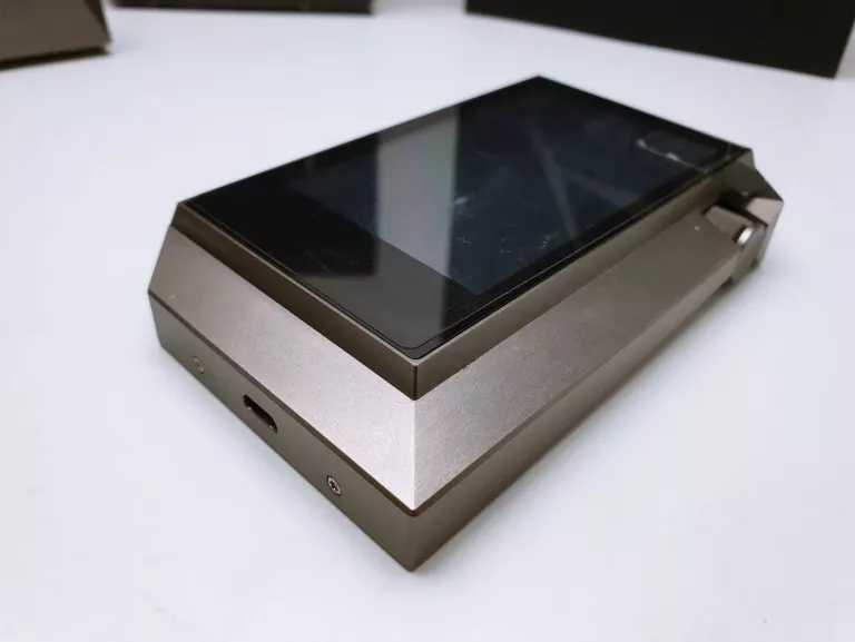 PRZENOŚNY ODTWARZACZ MP3 ASTELL&KERN AK240 256GB + STACJA DOKUJĄCA KOMPLET