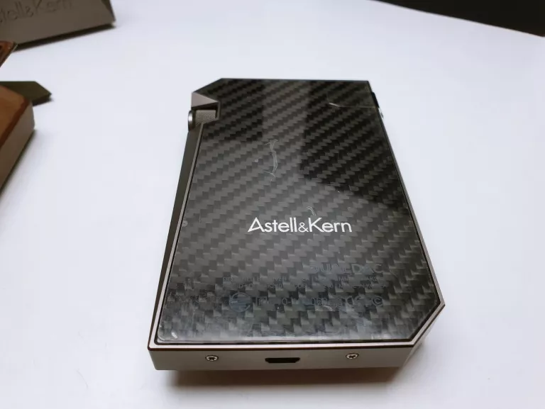 PRZENOŚNY ODTWARZACZ MP3 ASTELL&KERN AK240 256GB + STACJA DOKUJĄCA KOMPLET