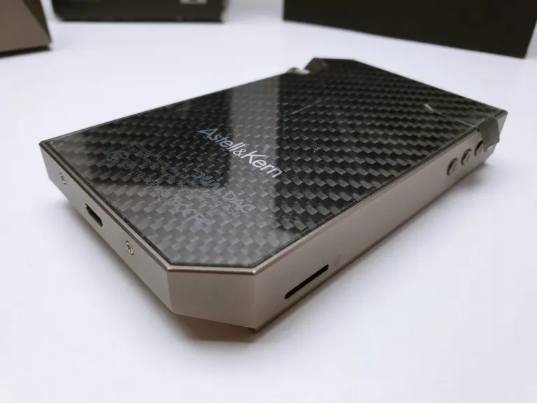 PRZENOŚNY ODTWARZACZ MP3 ASTELL&KERN AK240 256GB + STACJA DOKUJĄCA KOMPLET