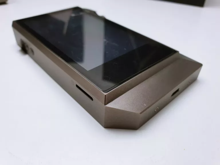 PRZENOŚNY ODTWARZACZ MP3 ASTELL&KERN AK240 256GB + STACJA DOKUJĄCA KOMPLET
