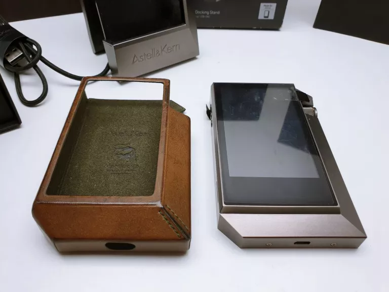 PRZENOŚNY ODTWARZACZ MP3 ASTELL&KERN AK240 256GB + STACJA DOKUJĄCA KOMPLET