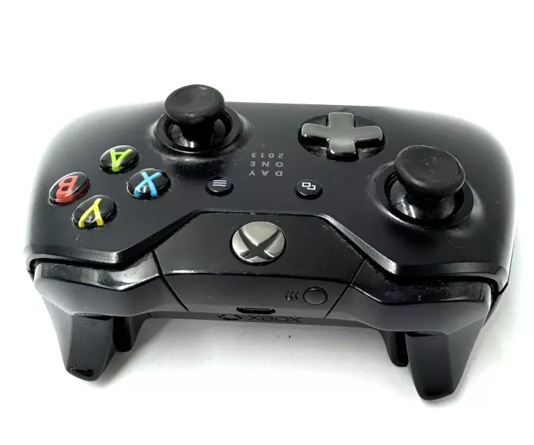 KONSOLA XBOX ONE S +1 PAD