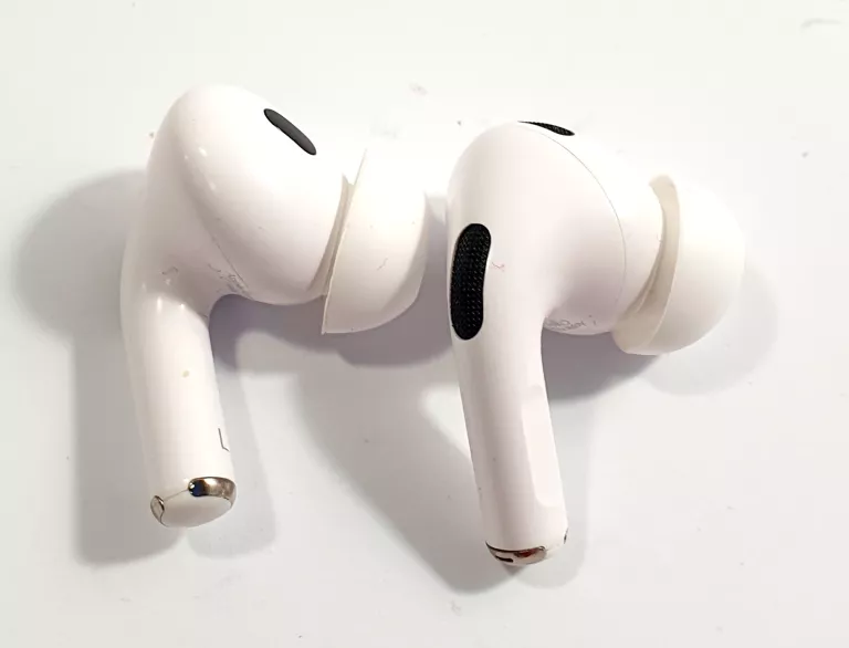 SŁUCHAWKI BEZPRZEWODOWE DOUSZNE APPLE AIRPODS 2. GEN. BLUETOOTH BIAŁE