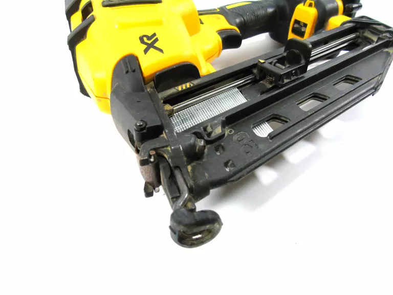 GWOŹDZIARKA SZTYFCIARKA DEWALT DCN660 + AKU 20V 1.3AH