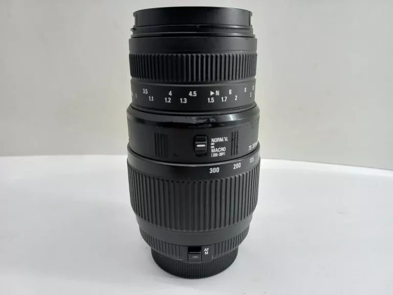 obiektyw-do-aparatu-nikon-sigma-70-300mm-14-56-przyslona-207058-229278