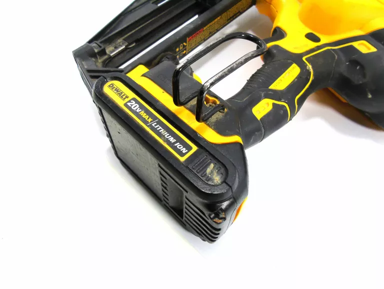 GWOŹDZIARKA SZTYFCIARKA DEWALT DCN660 + AKU 20V 1.3AH