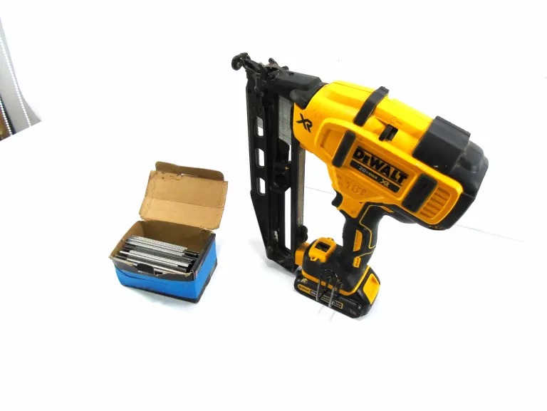 GWOŹDZIARKA SZTYFCIARKA DEWALT DCN660 + AKU 20V 1.3AH