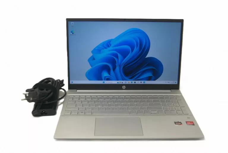 LAPTOP HP 15-EH1010NW 15,6" AMD RYZEN 3 8 GB / 256 GB