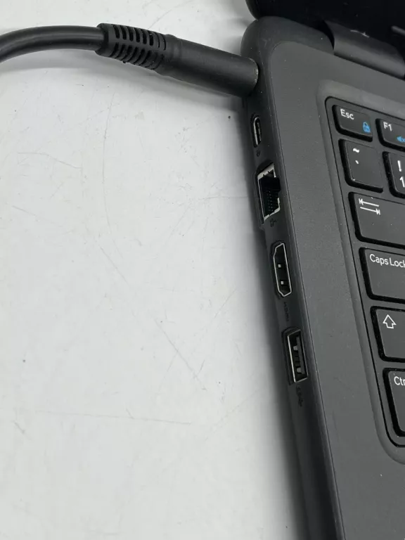 LAPTOP DELL 13 CALI 3310 I3 8145U 8GB RAM 120GB SSD