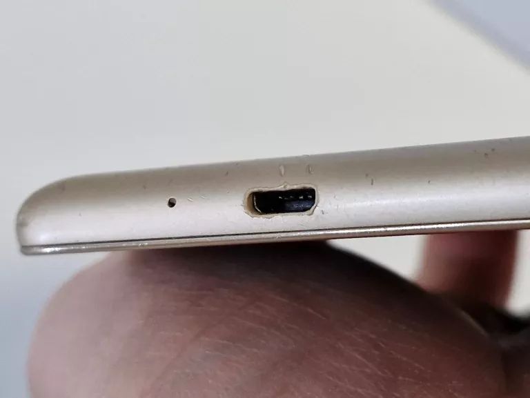 XIAOMI REDMI 3S 3/32GB OPIS