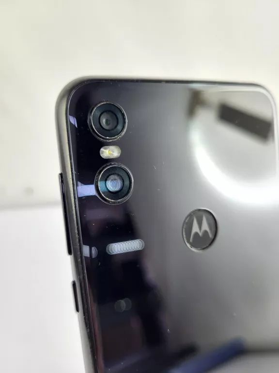 TELEFON MOTOROLA ONE 4/64GB