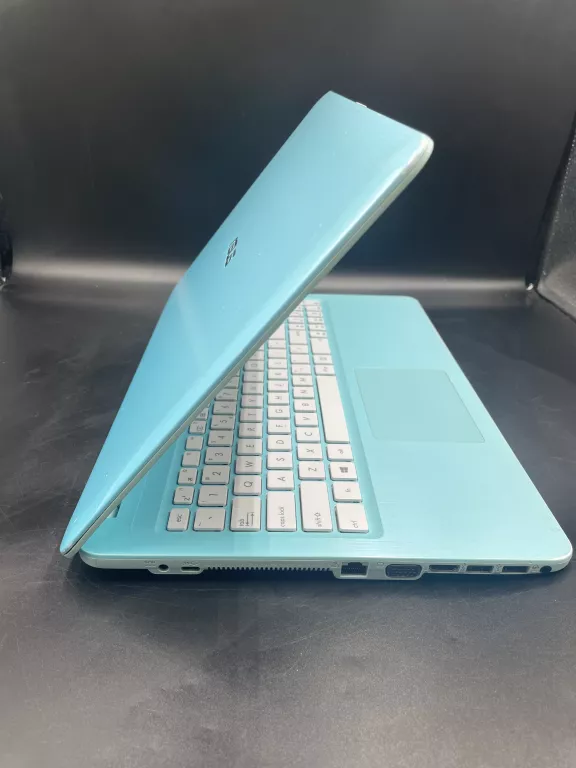 LAPTOP ASUS R540L WIN10H/SSD 224GB/8GB RAM/ INTEL CORE I3/NIVIDIA GEFRCE92