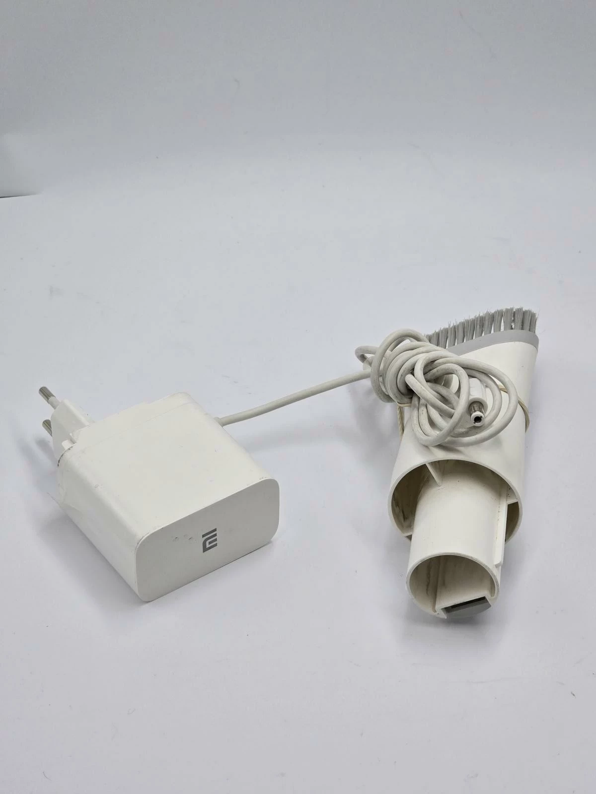 odkurzacz-bezprzewodowy-xiaomi-mi-handheld-vacuum-cleaner-scwxcq01rr-pojemnosc-zbiornika-na-kurz-050