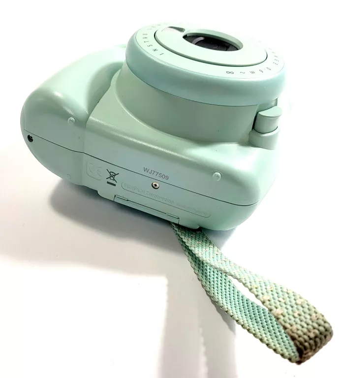 APARAT NATYCHMIASTOWY FUJIFILM INSTAX MINI 9 + ETUI