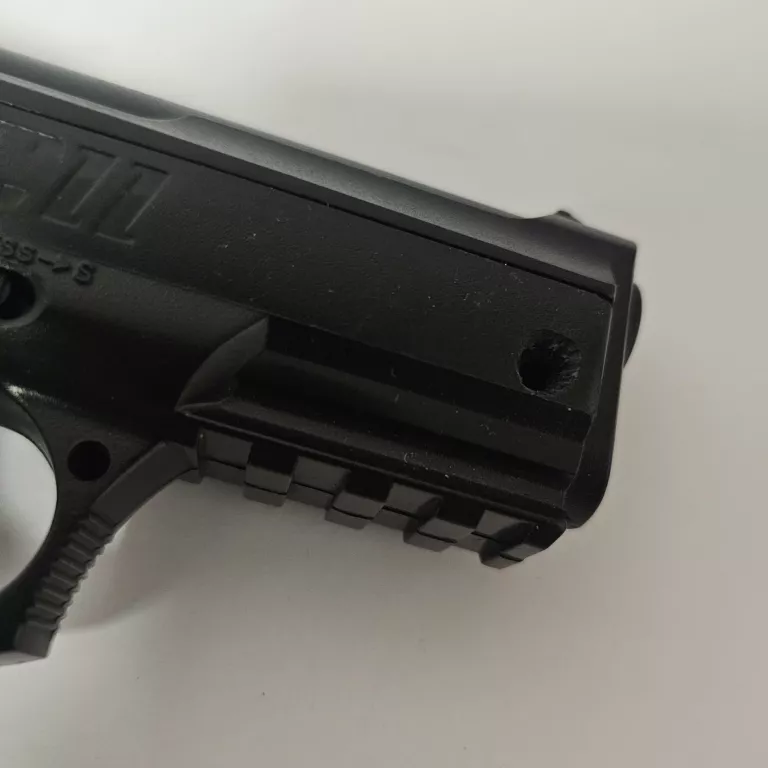 PISTOLET WIATRÓWKA CROSMAN C11