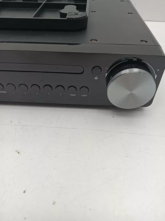 RADIO SIECIOWE FM GRUNDIG DKR 2000 BT