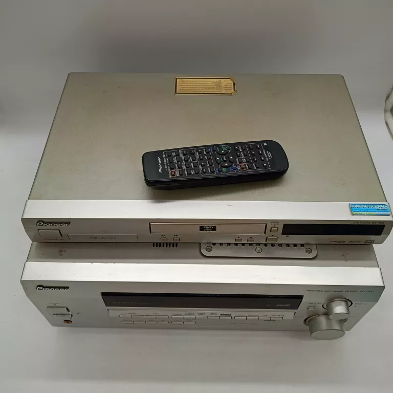 AMPLITUNER PIONEER VSX-D511 + DVD PIONEER DV 454 + PILOT