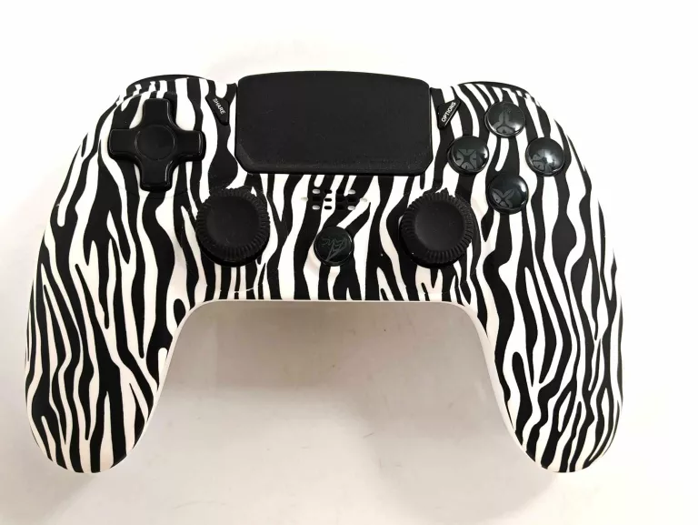 KONSOLA PLAYSTATION 4 PRO BIAŁA + PAD