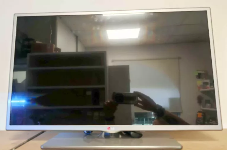 TELEWIZOR TV LG 32LB5800 + PILOT