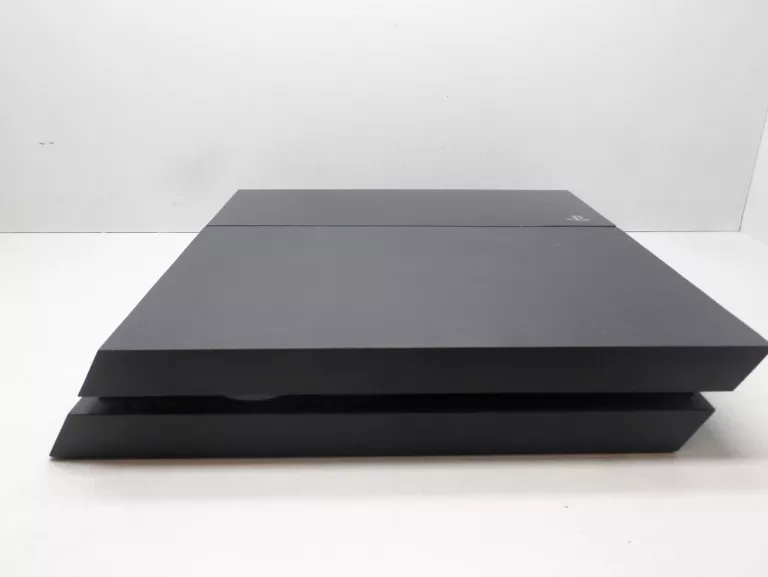 KONSOLA PS4 500GB 1 PAD 8 GIER