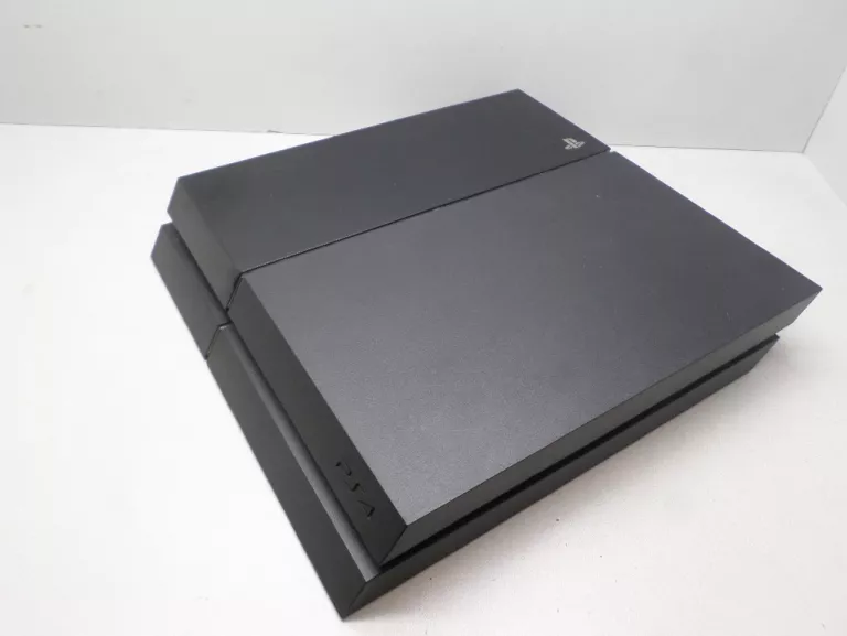 KONSOLA PS4 500GB 1 PAD 8 GIER