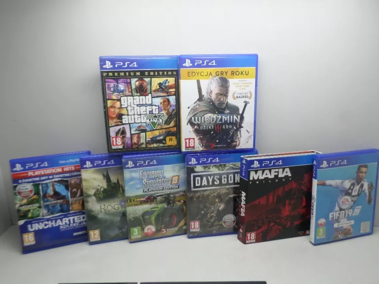 KONSOLA PS4 500GB 1 PAD 8 GIER