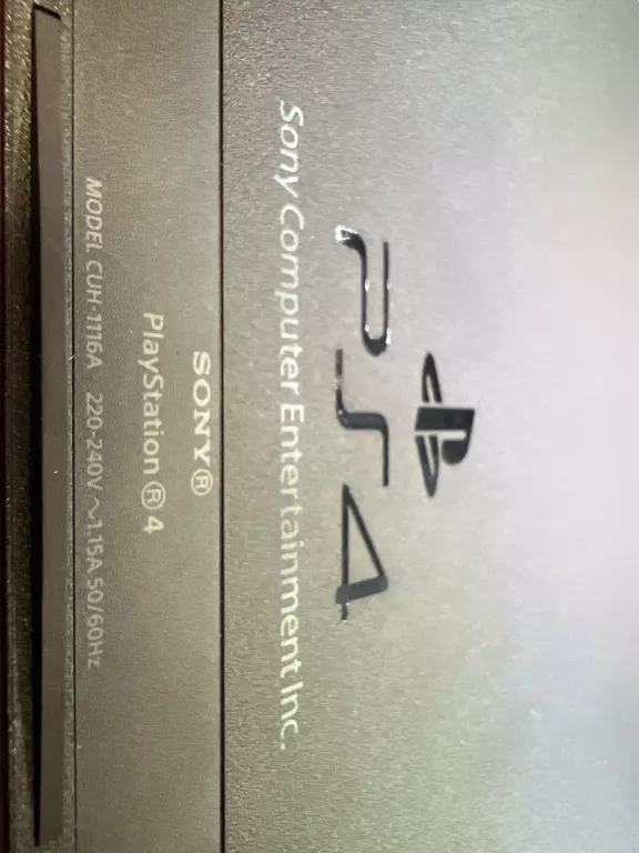 KONSOLA PS4 + 2 PADY SONY I OKABLOWANIE