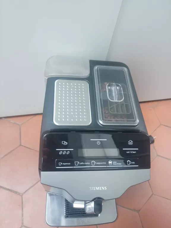 EKSPRES CIŚNIENIOWY SIEMENS EQ.3 S300 - TYTANOWY/CZARNY (TI303503DE)