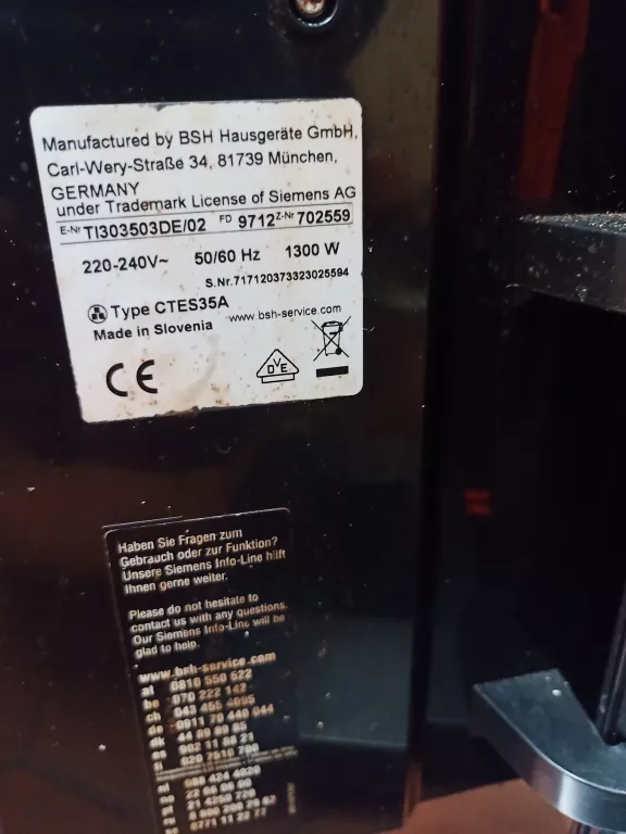 EKSPRES CIŚNIENIOWY SIEMENS EQ.3 S300 - TYTANOWY/CZARNY (TI303503DE)
