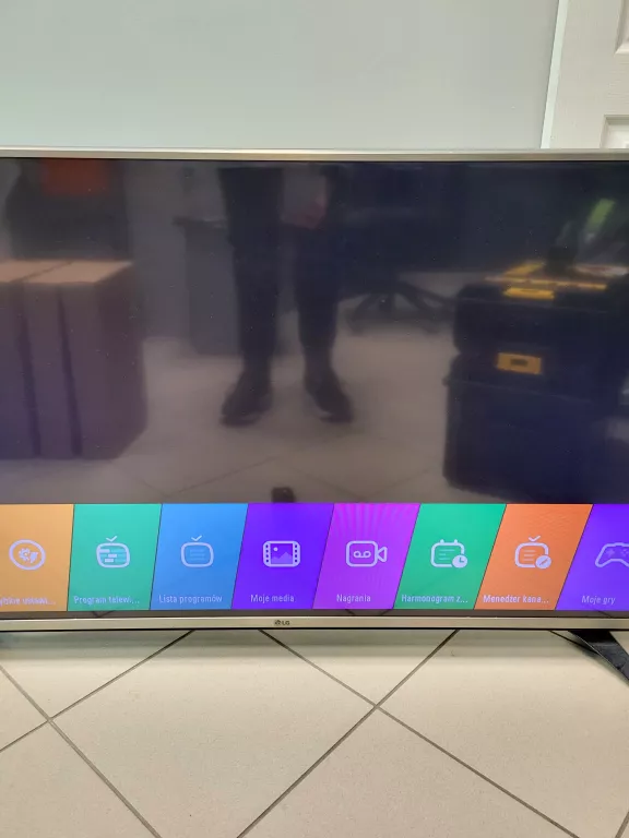TELEWIZOR LG 49LH541V + PILOT(PĘKNIĘTY)