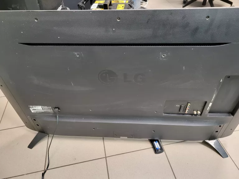 TELEWIZOR LG 49LH541V + PILOT(PĘKNIĘTY)