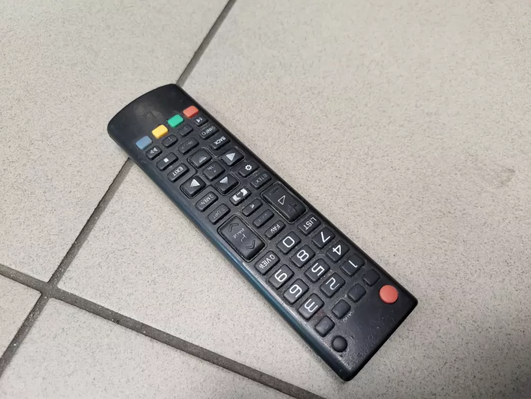 TELEWIZOR LG 49LH541V + PILOT(PĘKNIĘTY)